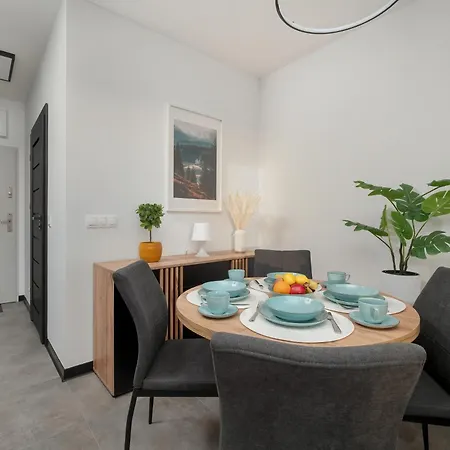 Lägenhet Stylowe Z Parkingiem Blisko Atlas Arena By Renters