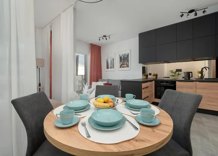 Stylowe Z Parkingiem Blisko Kaliska By Renters Apartamento Łódź